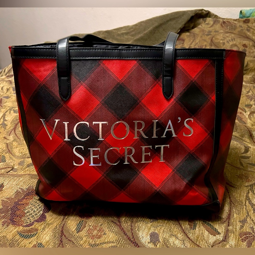 NWOT vs tote bag